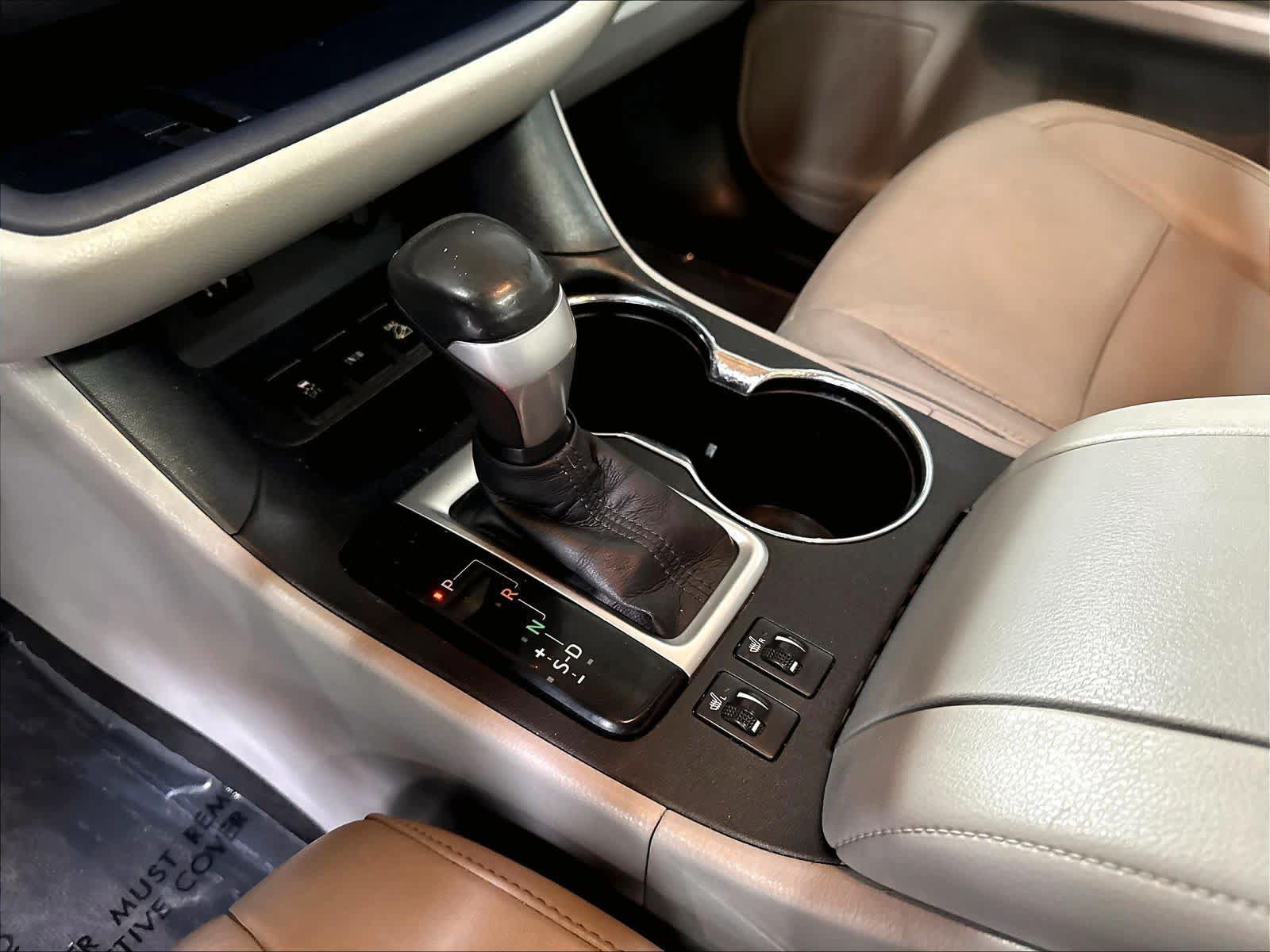 Used 2015 Toyota Highlander XLE AWD/4WD image 18