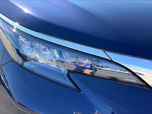 Used 2025 Toyota Sienna LE w/ LE Plus Package AWD/4WD image 27