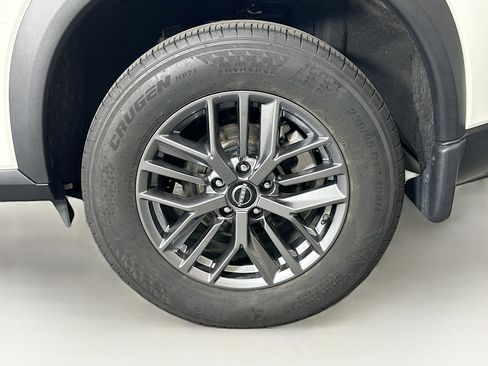 Used 2023 Nissan Rogue S AWD/4WD image 11