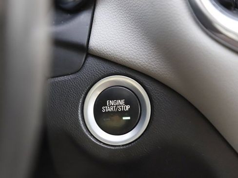 Used 2018 Chevrolet Equinox LS image 17