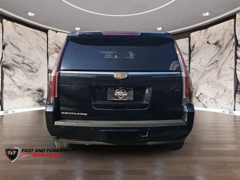 Used 2020 Cadillac Escalade Luxury RWD image 7