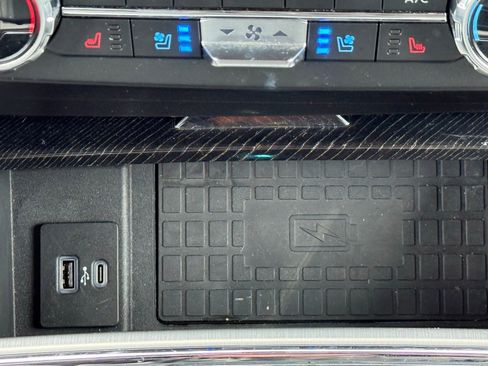 Used 2022 Ford F350 Platinum image 25