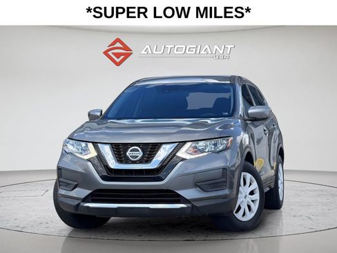 Used 2019 Nissan Rogue S FWD image 1