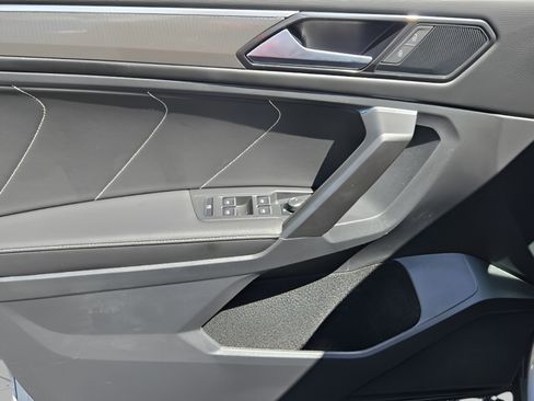 Certified 2023 Volkswagen Tiguan SE R-Line FWD image 13