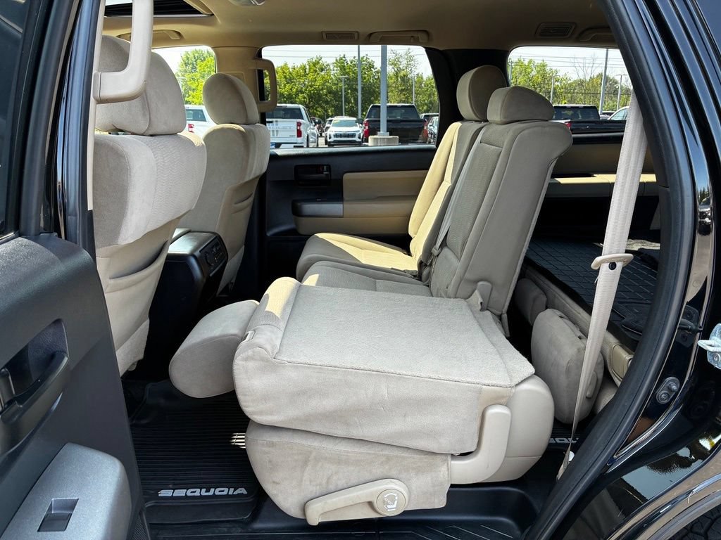 Used 2017 Toyota Sequoia SR5 AWD/4WD image 37