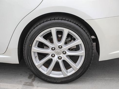 Used 2013 Toyota Avalon Limited image 11