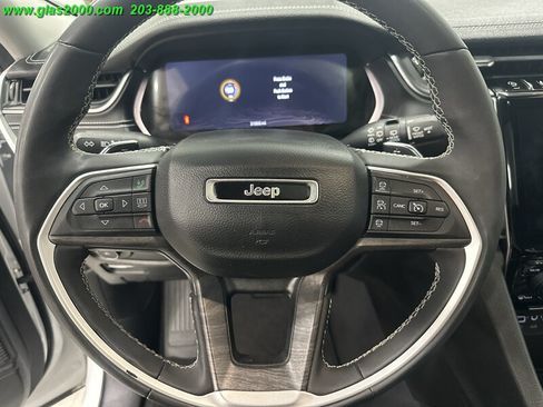 Used 2023 Jeep Grand Cherokee L Limited AWD/4WD image 4