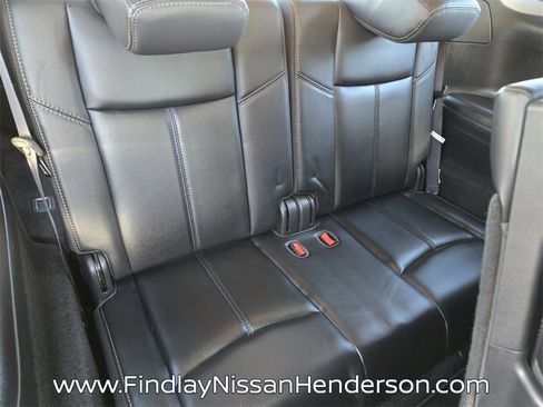 Used 2020 Nissan Pathfinder SL image 16