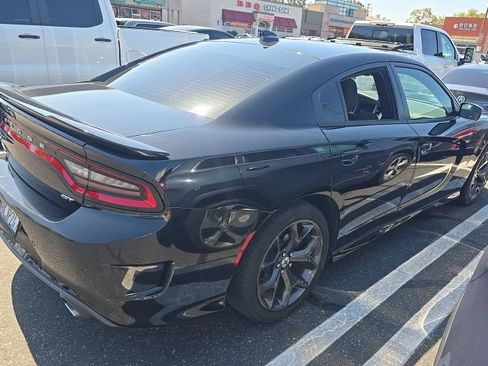 Used 2019 Dodge Charger GT RWD image 2