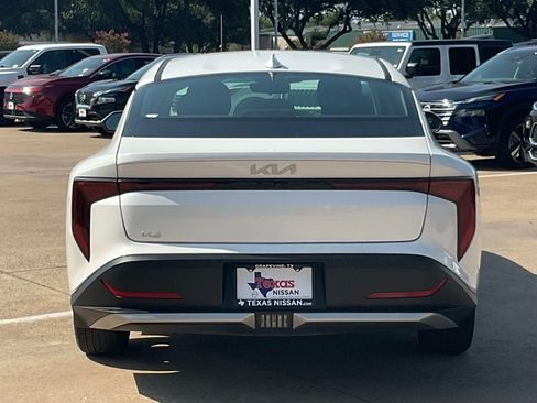 Used 2025 Kia K4 FWD image 5