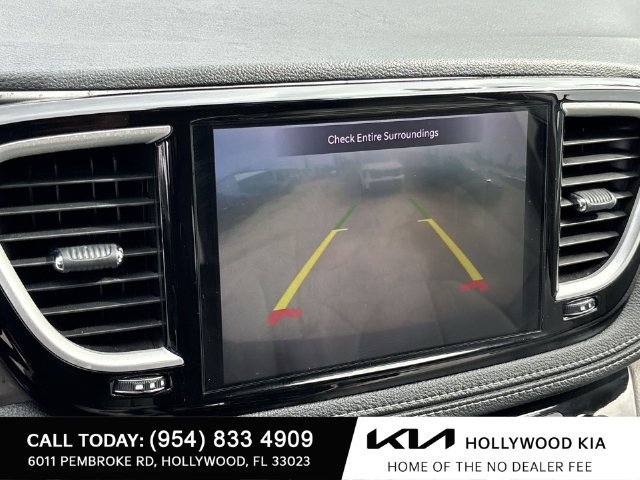 Used 2021 Chrysler Pacifica Touring-L FWD image 21