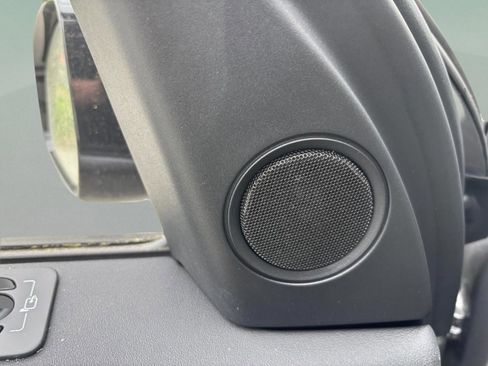 Used 2025 Land Rover Discovery Sport Dynamic SE image 32