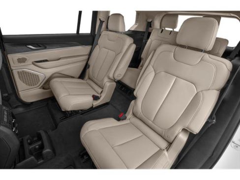 Certified 2022 Jeep Grand Cherokee L Limited w/ Luxury Tech Group II AWD/4WD image 13