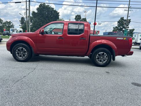 Used 2018 Nissan Frontier PRO-4X image 5