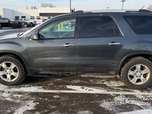 Used 2011 GMC Acadia SLE image 11