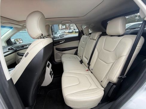 Used 2018 Ford Edge Titanium w/ Technology Package image 10