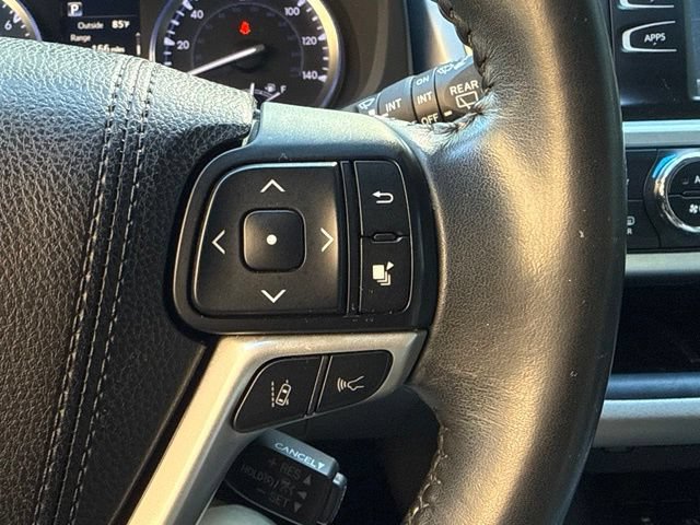 Used 2018 Toyota Highlander XLE AWD/4WD image 21