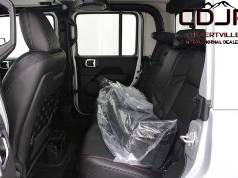 Used 2023 Jeep Gladiator Rubicon w/ Cold Weather Group AWD/4WD image 27