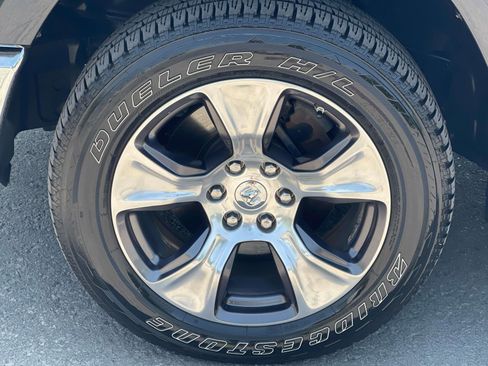 Used 2019 RAM 1500 Laramie AWD/4WD image 12