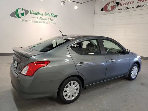 Used 2016 Nissan Versa SV w/ SV Tech Package FWD image 6