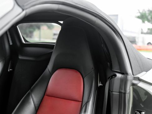 Used 2021 Porsche 718 Boxster S RWD image 40