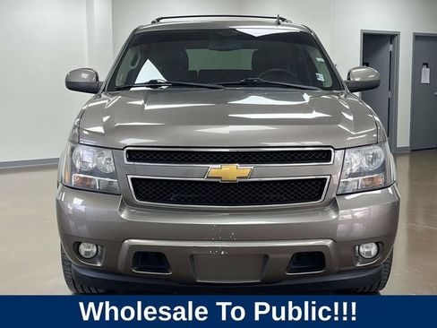 Used 2012 Chevrolet Tahoe LT w/ Luxury Package RWD image 2