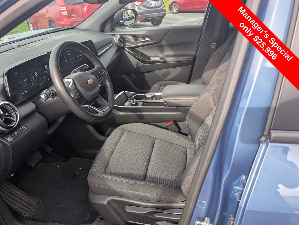 Used 2026 Chevrolet Equinox LT w/ Safety and Technology Package FWD image 11