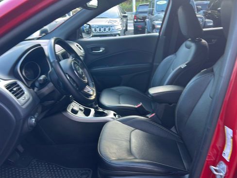 Used 2021 Jeep Compass Latitude image 16