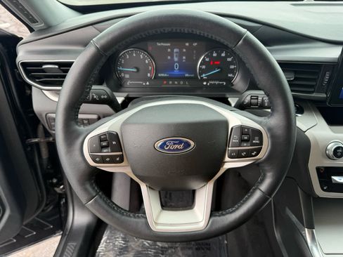Used 2023 Ford Explorer XLT w/ Equipment Group 202A image 2