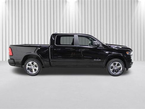 New 2026 RAM 1500 4x4 Crew Cab image 2