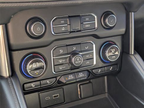 Used 2021 Chevrolet Tahoe LT image 26