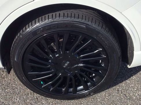 Used 2021 Lincoln Corsair Reserve w/ Equipment Group 201A image 12