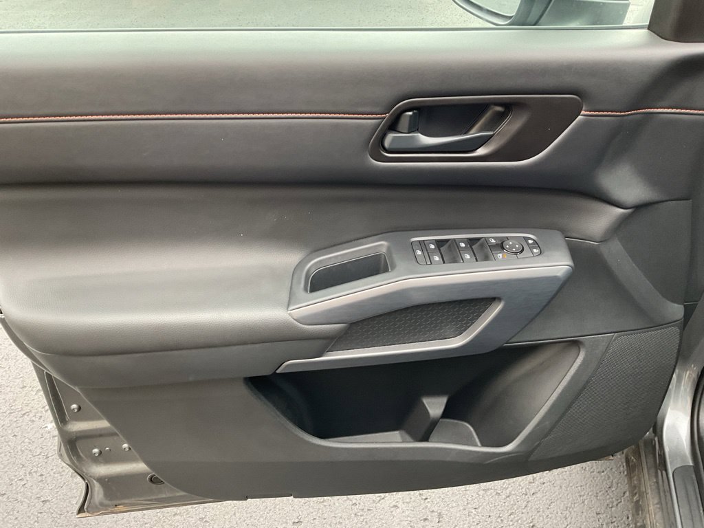 Used 2025 Nissan Pathfinder Rock Creek AWD/4WD image 11