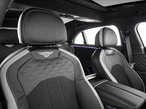 Used 2025 Bentley Flying Spur Plug-In Hybrid AWD/4WD image 34
