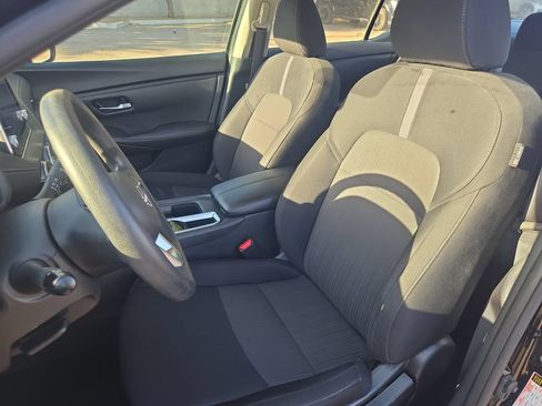 Used 2024 Nissan Sentra SV FWD image 12