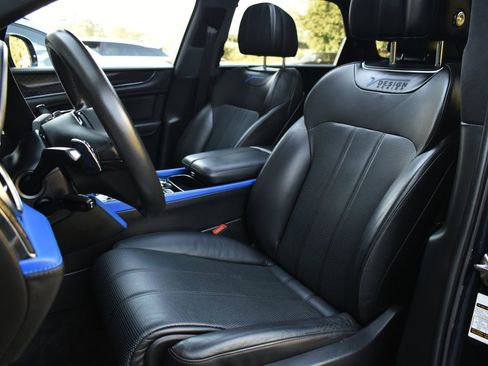 Used 2020 Bentley Bentayga Design Series image 12