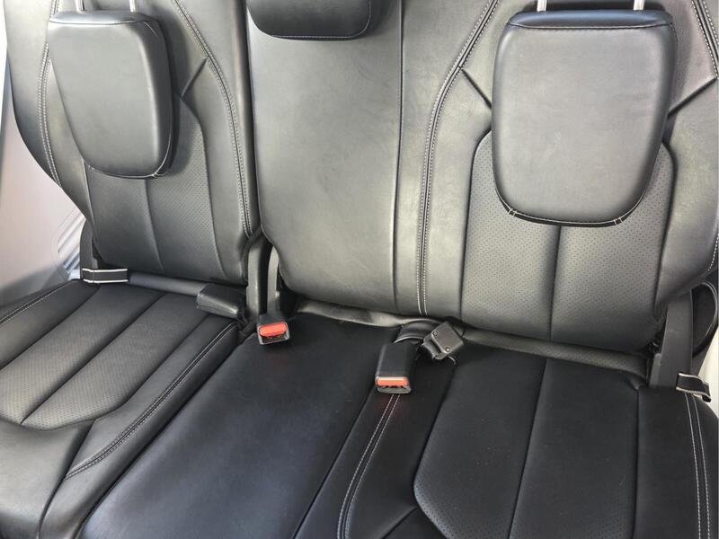 Used 2024 Chrysler Pacifica Touring-L FWD image 13