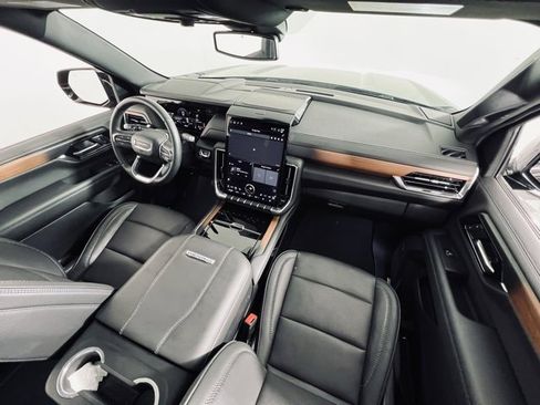 Used 2025 GMC Yukon Denali image 19