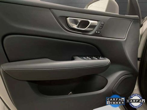 Used 2025 Volvo V60 B5 Cross Country Plus image 15