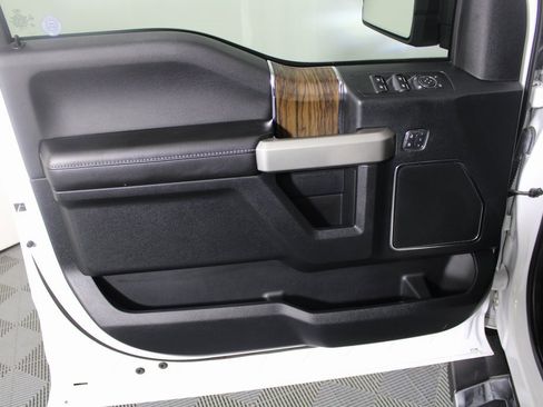 Certified 2019 Ford F150 Lariat w/ Equipment Group 502A Luxury image 23