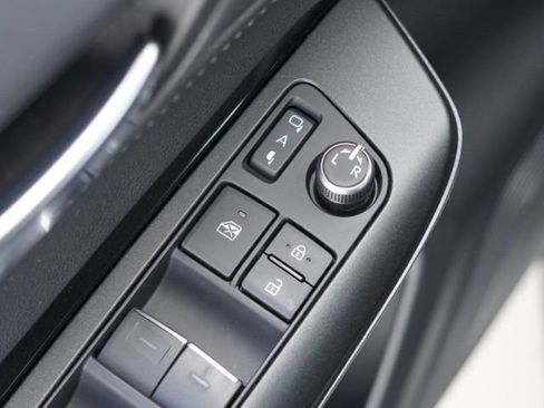 Certified 2024 Toyota Venza LE image 40