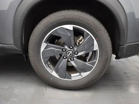 Used 2024 Nissan Rogue SV FWD image 36