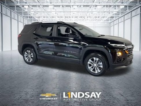 Used 2025 Chevrolet Equinox LT w/ Convenience Package II AWD/4WD image 3