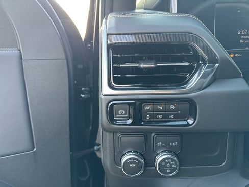 New 2026 GMC Yukon XL Elevation image 14