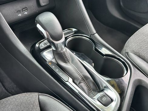 Used 2025 Buick Encore GX Preferred FWD image 19