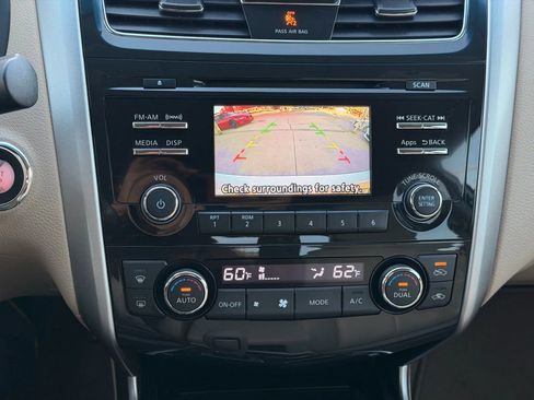 Used 2014 Nissan Altima 2.5 SV image 40