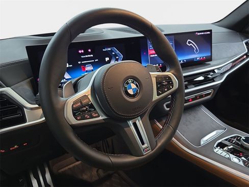 Used 2024 BMW X5 M60i image 19