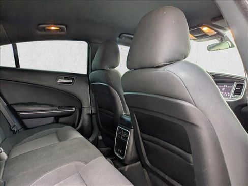 Used 2018 Dodge Charger SXT image 26