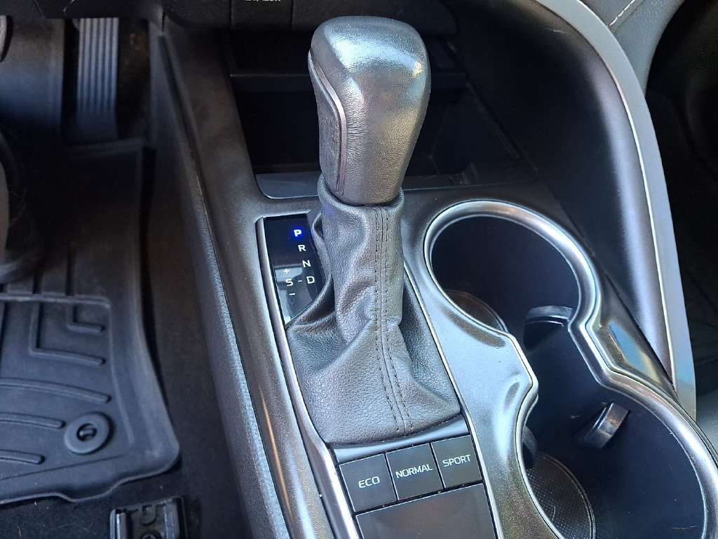 Used 2024 Toyota Camry SE FWD image 15
