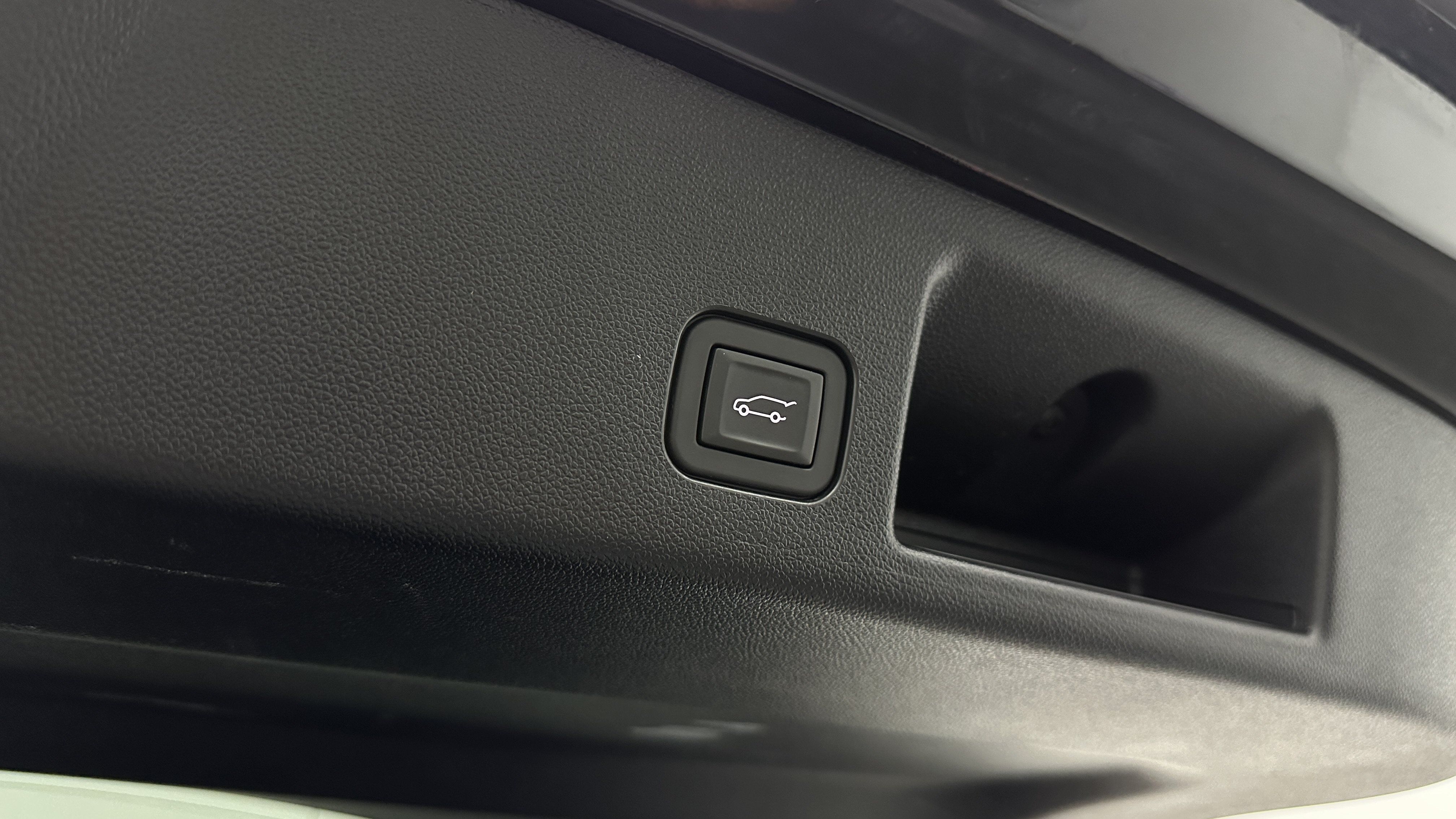 Used 2024 Chevrolet Equinox EV LT FWD image 30